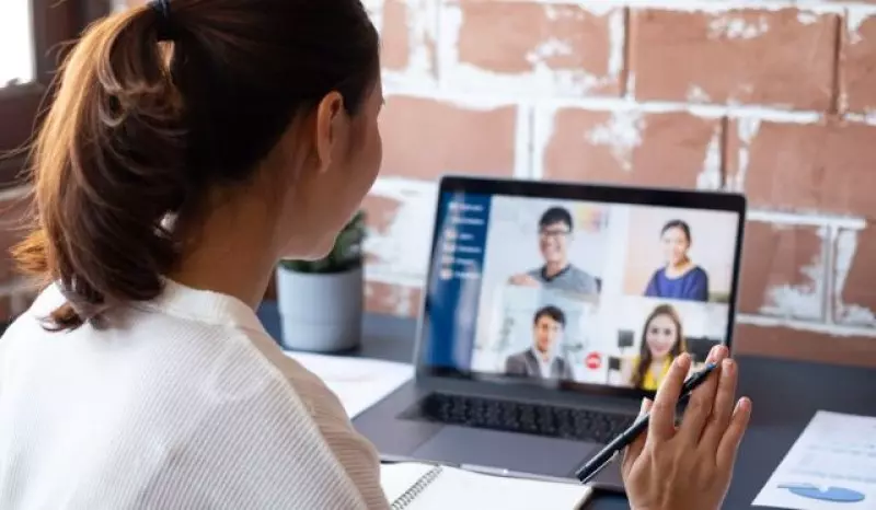 Cho phép người chủ trì cuộc họp khóa phòng nếu như đã đủ số lượng người tham gia