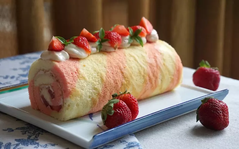 Bánh Chiffon dâu tây có vị chua chua ngọt ngọt