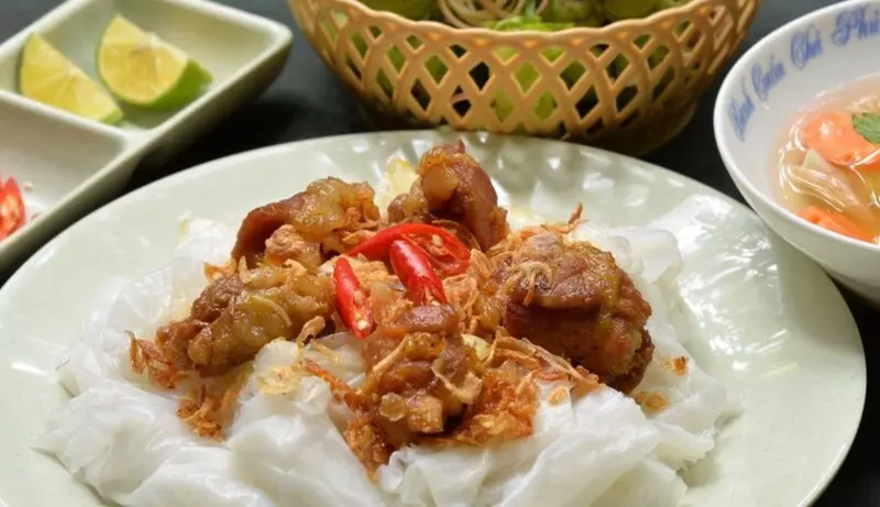 Bánh cuốn Phủ Lý có lớp vỏ được tráng dày