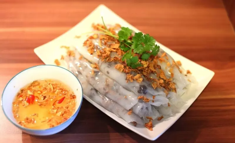 Bánh cuốn là món ăn truyền thống Việt Nam