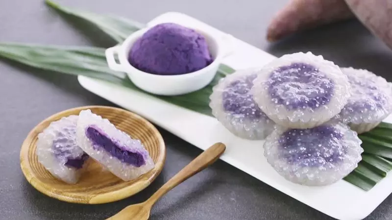 Bánh khoai lang tím bột báng đang chiếm được rất nhiều tình yêu của mọi người