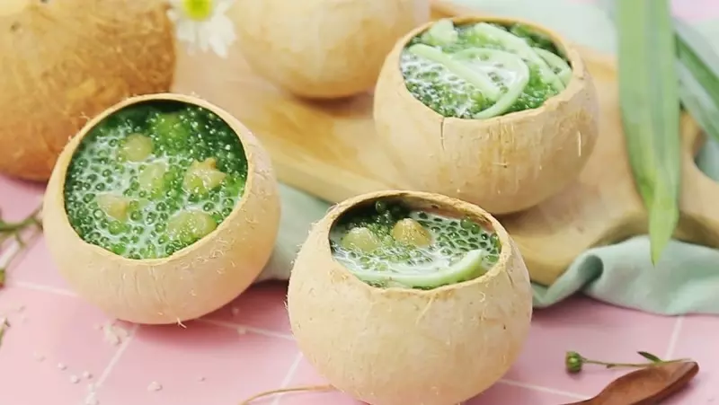 Món chè sago lá dứa bột báng có màu sắc vô cùng hài hòa