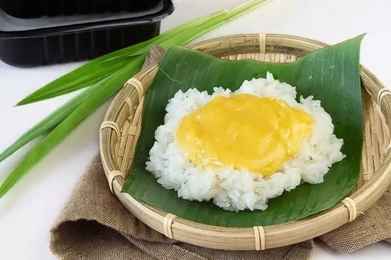 Xôi cadé hấp dẫn thực khách bởi lớp xôi dẻo