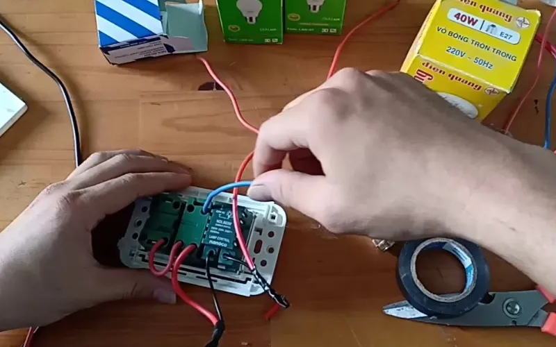 Loại Dimmer thích hợp để điều chỉnh ánh sáng cho bóng đèn huỳnh quang