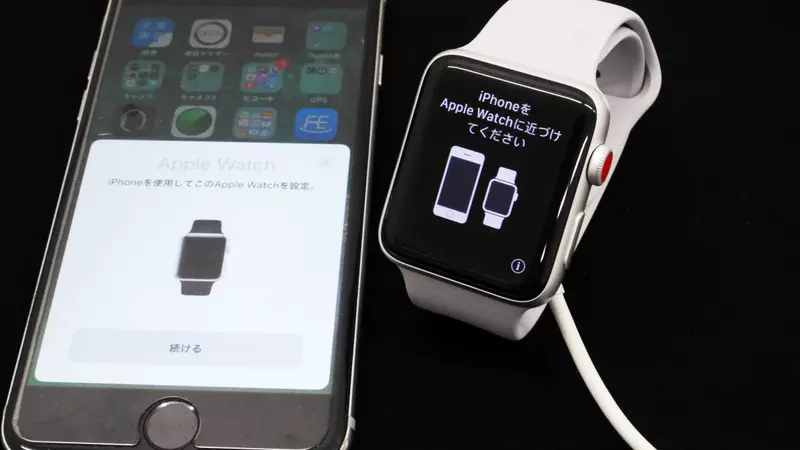 Nút Digital Crown là nơi dễ tìm eSIM nhất cho Apple Watch
