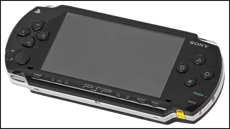 Các trò chơi đáng chơi trên PSP bao gồm God of War: Chains of Olympus, Crisis Core: Final Fantasy VII,...