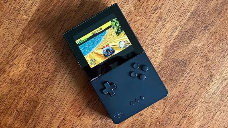 Trong số các trò chơi đáng chơi từ tuổi thơ trên GBA, có thể kể đến Pokémon Ruby/Sapphire/Emerald,...