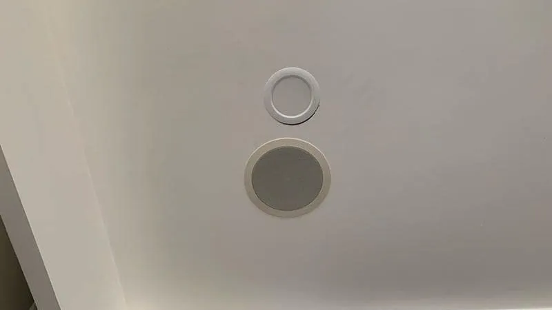Loa vệ tinh âm trần vừa đảm bảo tính thẩm mỹ, vừa có chất lượng âm thanh mượt mà