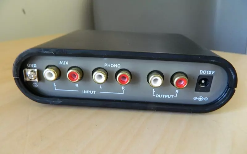 Cổng vào/Cổng ra Input/Output của thiết bị cần tương thích để kết nối được với Preamplifier