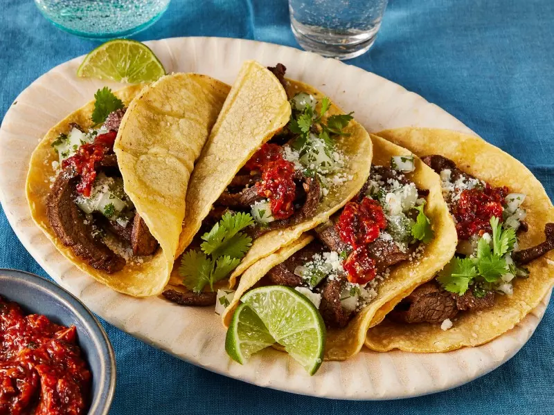 Tacos - một loại bánh truyền thống của người dân Mexico