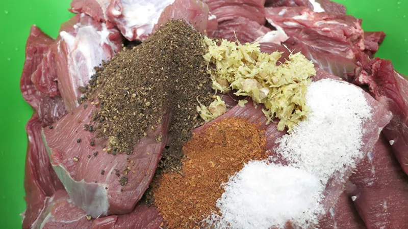 Ướp gia vị cho thịt trâu
