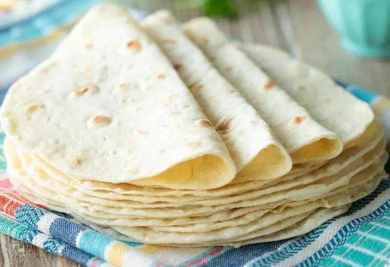 Tortilla là một loại bánh với hình dạng dẹt, mỏng, hình tròn