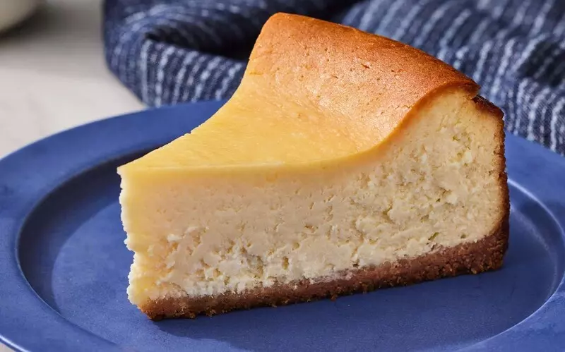 Điểm khác nhau rõ nhất giữa hai loại bánh trên là phần creamcheese