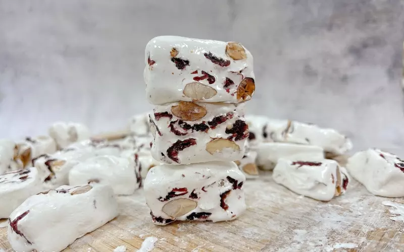 Nougat từ lòng trắng trứng có hương thơm nhè nhẹ