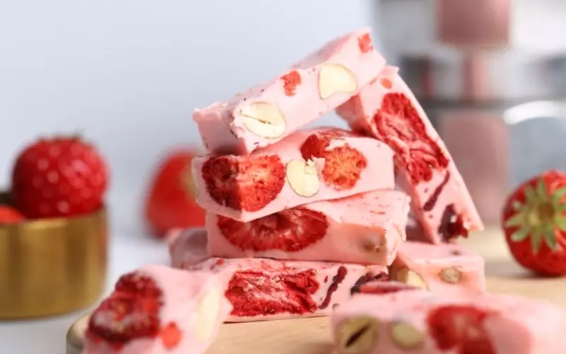 Nougat dâu tây với vị chua ngọt