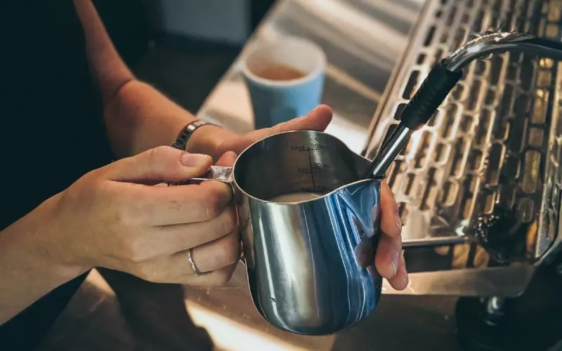 Tạo bọt sữa Latte