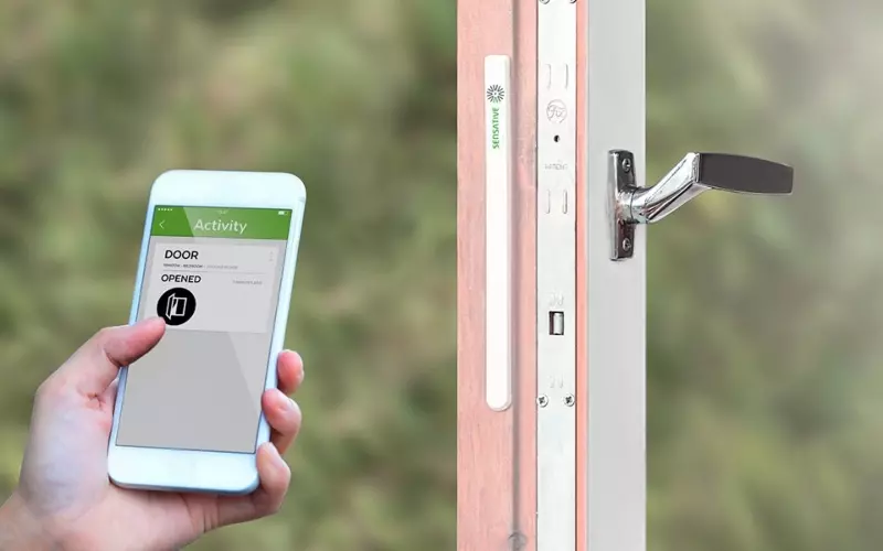 Cảm biến cửa giúp gia chủ nhận được biết khi cửa nhà bị đột nhập