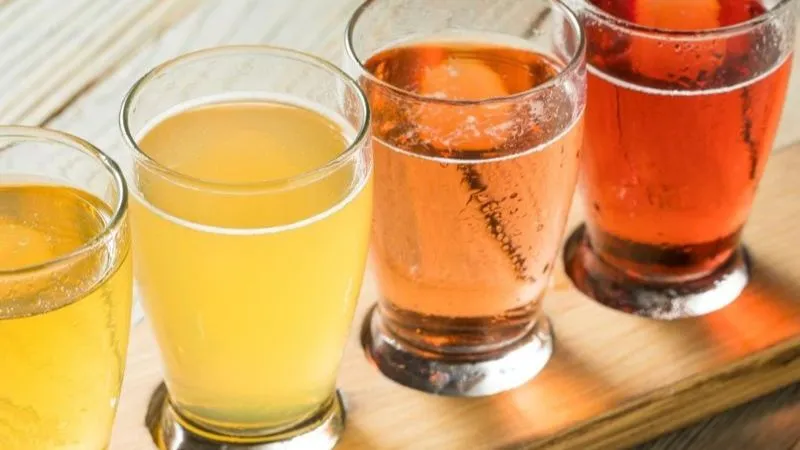 Tùy theo phương pháp điều chế, Cider có thể có màu sắc khác nhau