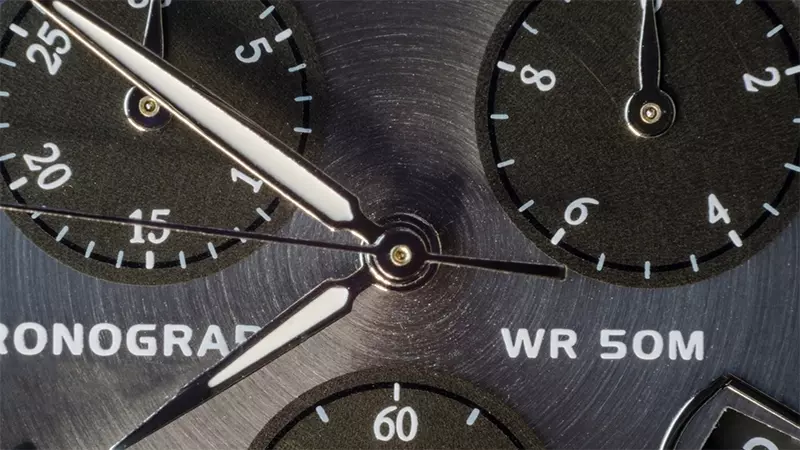 Đồng hồ Chronograph sở hữu một kim giây có khả năng di chuyển độc lập