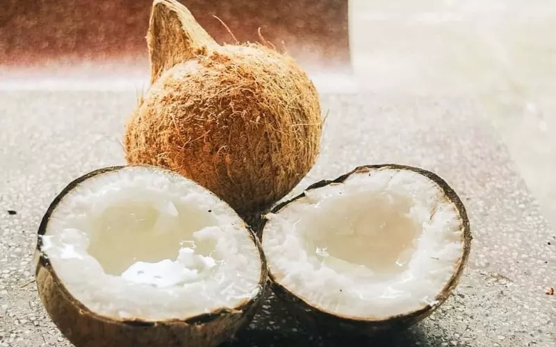 Món dừa sáp đông đá thơm mát