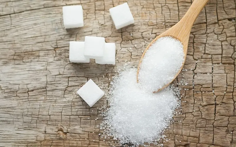 Đường tinh luyện được sản xuất trực tiếp từ cây mía