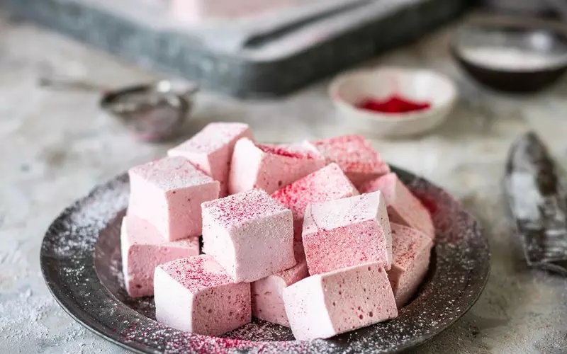 Kẹo Marshmallow dâu tây vô cùng bắt mắt