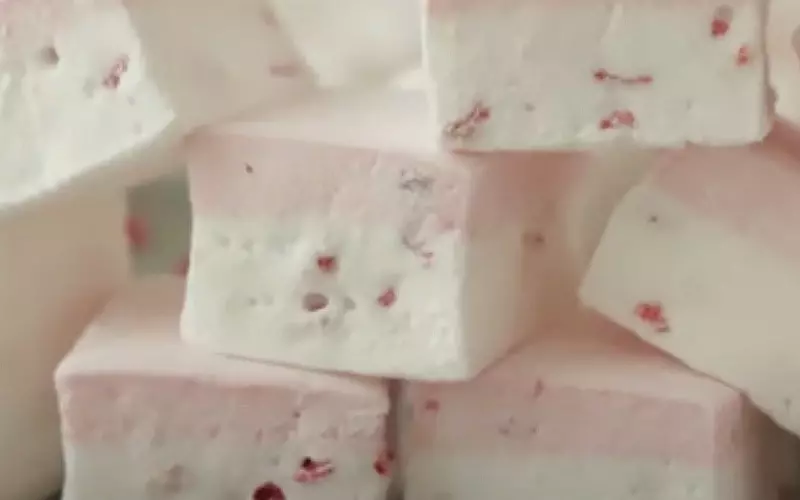 Kẹo Marshmallow dâu tây vô cùng bắt mắt