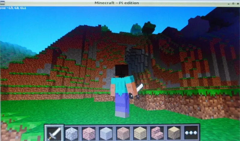 Mojang đã phát triển phiên bản này dành riêng cho Rasberry Pi dựa trên phiên bản Pocket Eđition Alpha