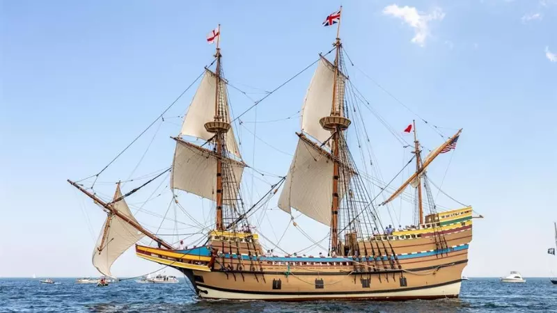 Những người hành hương (Pilgrims) quyết định di cư đến châu Mỹ trên một con tàu gọi là Mayflower