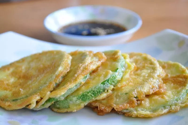 Jeon là món panchan theo kiểu áp chảo hoặc chiên
