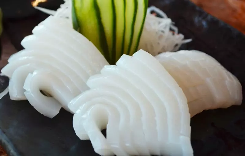 Ika cũng là một loại sashimi phổ biến ở Nhật