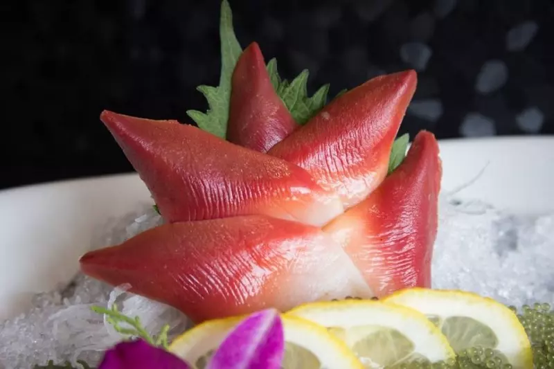 Hokkigai cũng được lựa chọn làm thành sashimi