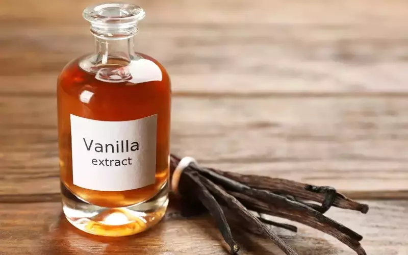Vanilla Extract hay còn được biết đến là tinh dầu Vani