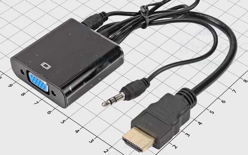 Nối 1 đầu cáp vào cổng HDMI trên laptop, và đầu còn lại thì nối với cổng HDMI của tivi
