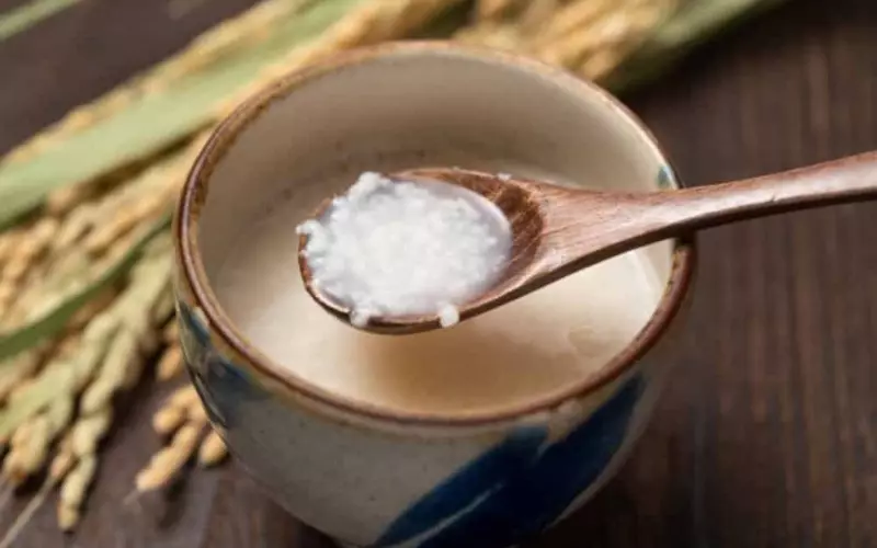 Koji Amazake là loại rượu ngọt không chứa cồn, được lên men từ gạo Koji