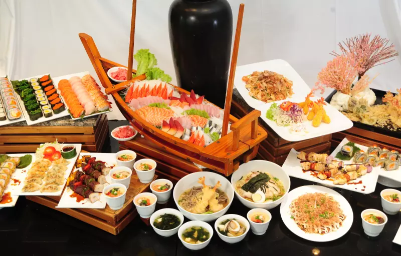 Nhiều loại sushi phong phú và đa dạng cùng nhiều hương vị thỏa thích