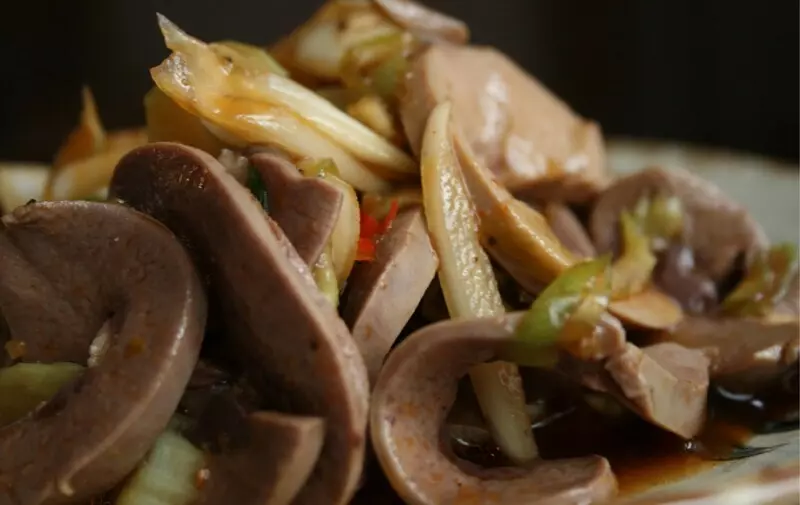 100g cật heo sẽ chứa 100 calo