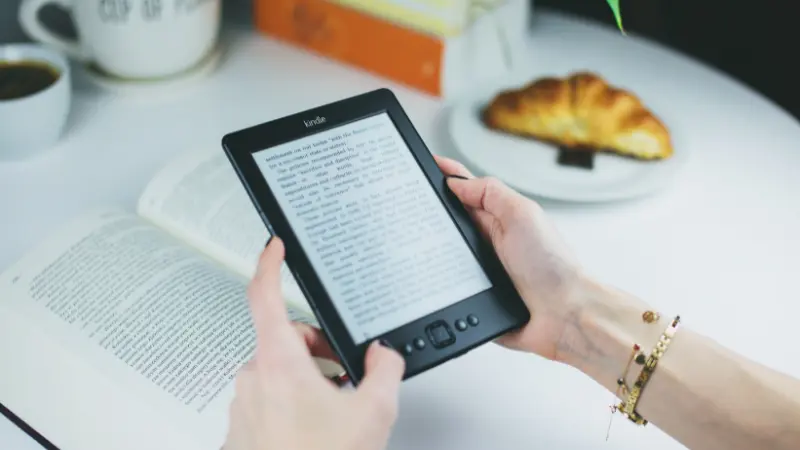 Ebook hay sách điện tử là phiên bản kỹ thuật số của một cuốn sách giấy thông thường