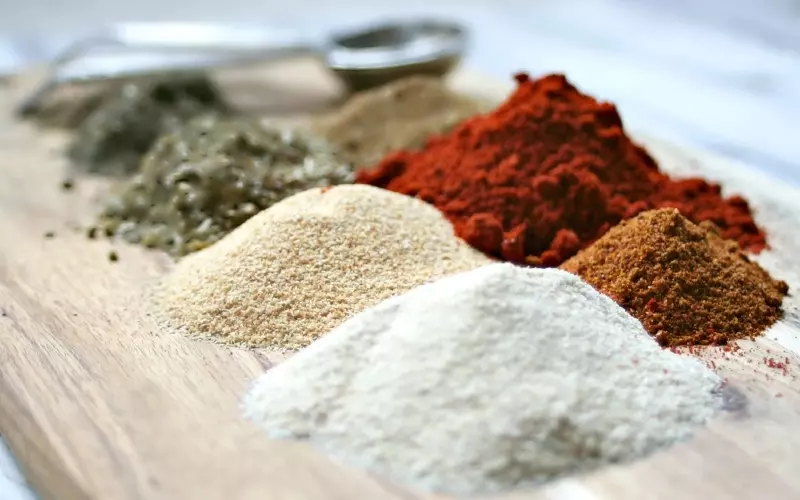 Gia vị là những loại thực phẩm, rau thơm, các hợp chất hóa học được thêm vào món ăn