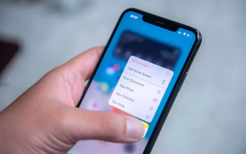 Công nghệ Haptic Touch, các bạn chỉ cần nhấn giữ lâu