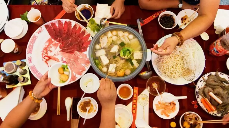 Thưởng thức ngay món lẩu hấp dẫn này nhé