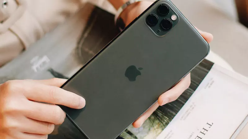 Kiểm tra, đối chiếu mã IMEI trên vỏ hộp và trong phần thông tin thiết bị có trùng khớp hay không