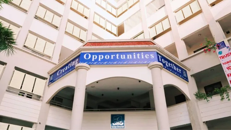 Trường Đại học Ngoại Ngữ – ĐH Quốc Gia Hà Nội được đánh giá là môi trường đào tạo ngoại ngữ hàng đầu miền Bắc