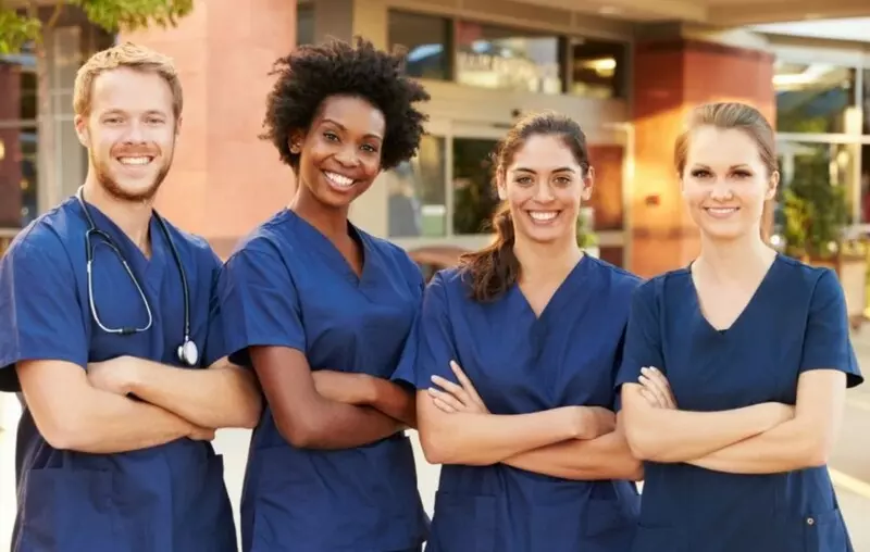 Sau tốt nghiệp, cử nhân Y Đa Khoa có thể theo đuổi vị trí bác sĩ y khoa ở nhiều nơi khác nhau