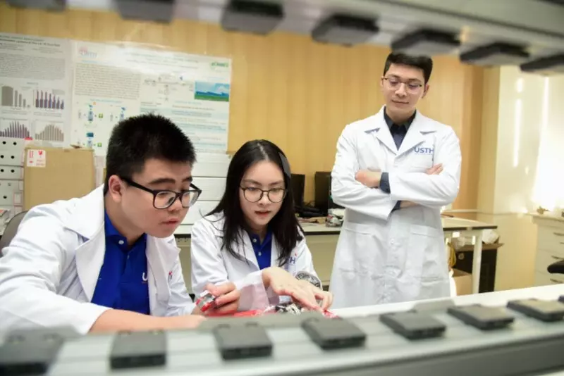 Kỹ thuật viên y tế được đào tạo để vận hành các thiết bị y tế khác nhau