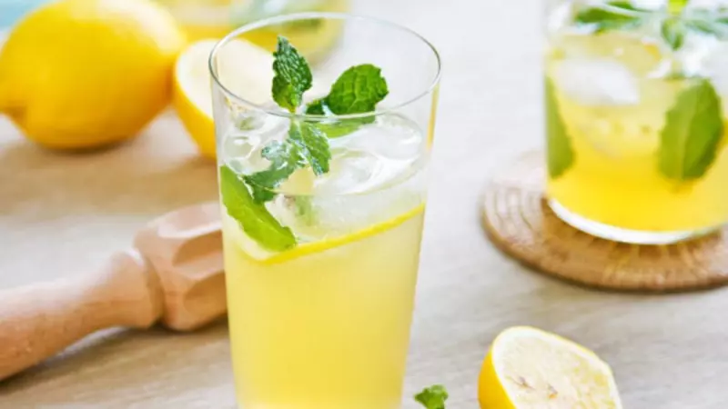 Nước cốt chanh giúp giải khát, cung cấp vitamin C.