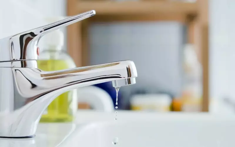Nước tự nhiên sau khi xử lý qua hệ thống lọc sẽ trở thành nước máy