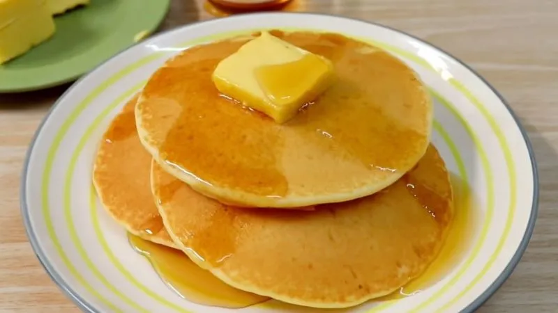 Bánh pancake khá phổ biến, vì vậy, bạn có thể tìm kiếm và mua ở cửa hàng offline hoặc online.