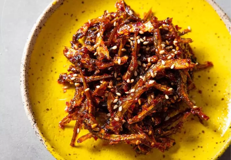 Bokkeum là món xào, cũng có thể xem là món chính trong bữa ăn, thường được chế biến từ thịt heo, thịt bò, thịt gà