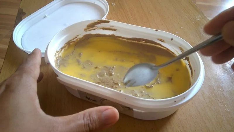 Pate bò có màu sắc bắt mắt, hương thơm đặc trưng cùng vị đậm đà, béo ngậy vô cùng hấp dẫn